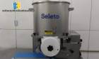 M�quina formadora de nuggets para cubos de carne y hamburguesas. Capacidad de producci�n: 2100 unidades por hora.