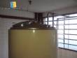 Tanque interno con camisa de acero inoxidable de 2.000 litros.