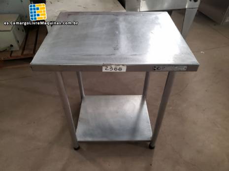 Mesa de acero inoxidable