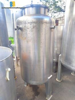 Tanque de almacenamiento de acero inoxidable de 800 litros.