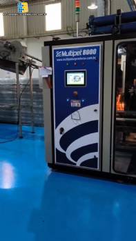 M�quina de moldeo por soplado de botellas PET Multipet