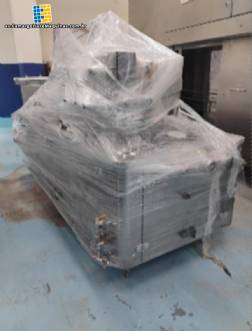 M�quina de llenado para ampollas inyectables Bausch