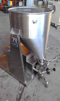 Tanque de acero inoxidable con bomba sanitaria