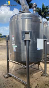Tanque de acero inoxidable con agitador de 2.500 litros