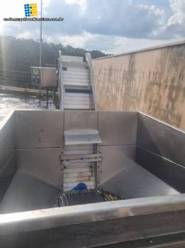 L�nea de producci�n de paja de patata extrafina y ondulada, con capacidad de producci�n por lotes de hasta 1000 kg por hora.