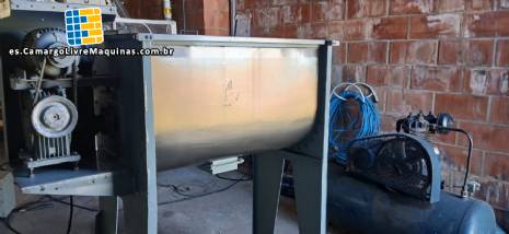 Mezclador horizontal de paletas con rascadores