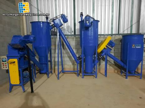 Mezclador vertical para materiales en polvo