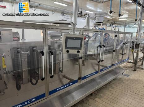 Máquina de envasado horizontal de acero inoxidable para el envasado en bolsas tipo stand-up de Profills. Máquina de envasado horizontal de acero inoxidable para el envasado en bolsas tipo stand-up de Profills.