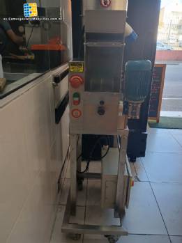 Máquina para hacer ñoquis, Italvisa F2, hasta 60 kg/hora. Máquina para hacer ñoquis, Italvisa F2, hasta 60 kg/hora.