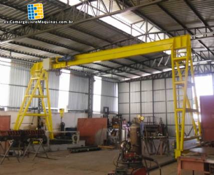 Pórtico a 10 toneladas y 30 metros de pista Pórtico a 10 toneladas y 30 metros de pista