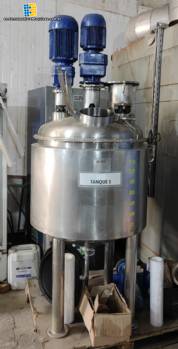Tanque reactor de acero inoxidable con camisa de vapor para agitación, emulsificación y homogeneización, Biasinox, 300 litros. Tanque reactor de acero inoxidable con camisa de vapor para agitación, emulsificación y homogeneización, Biasinox, 300 litros.