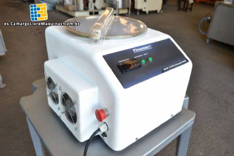 Templadora de chocolate Finamac de 4 kg Templadora de chocolate Finamac de 4 kg